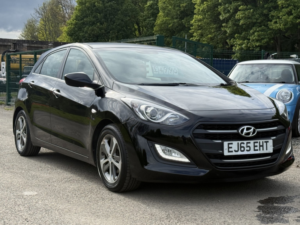 2015 Hyundai I30 1.4 Blue Drive Se Hatchback 5dr Petrol Manual Euro 6 (s/s) (100 Ps) in Multicolour — image 3