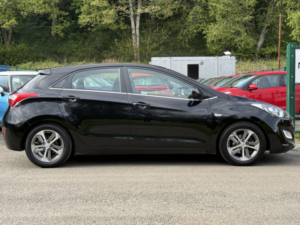 2015 Hyundai I30 1.4 Blue Drive Se Hatchback 5dr Petrol Manual Euro 6 (s/s) (100 Ps) in Multicolour — image 4