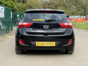 2015 Hyundai I30 1.4 Blue Drive Se Hatchback 5dr Petrol Manual Euro 6 (s/s) (100 Ps) in Multicolour — image 6