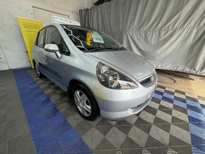 2004 Honda Jazz 1.4 I-Dsi Se 5dr in Silver — image 1