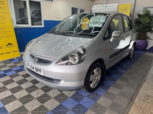 2004 Honda Jazz 1.4 I-Dsi Se 5dr in Silver — image 2