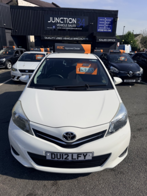 2012 Toyota Yaris 1.3 Dual Vvt-I Tr in White — image 3