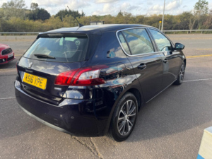 2016 Peugeot 308 1.6 Bluehdi Allure Euro 6 (s/s) 5dr in Blue — image 5