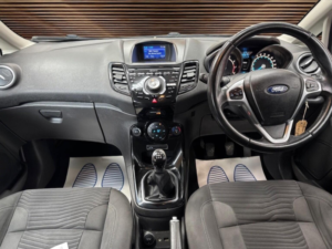 2013 Ford Fiesta 1.0t Ecoboost Titanium Euro 5 (s/s) 5dr in White — image 4