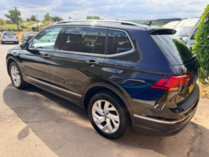 2022 Volkswagen Tiguan Allspace 1.5 Tsi Life SUV 5dr Petrol DSG Euro 6 (s/s) (150 Ps) in Black — image 4