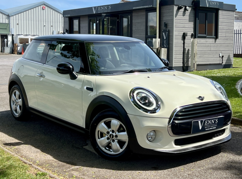 2018 MINI Hatch 1.5 Cooper 3-Door Hatch in White — image 1