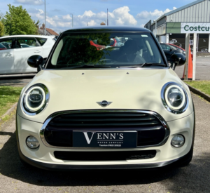 2018 MINI Hatch 1.5 Cooper 3-Door Hatch in White — image 2