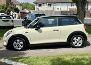 2018 MINI Hatch 1.5 Cooper 3-Door Hatch in White — image 4