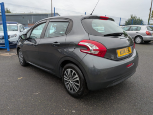 2014 Peugeot 208 1.4 Hdi Access+ in Grey — image 3