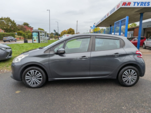 2014 Peugeot 208 1.4 Hdi Access+ in Grey — image 6