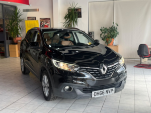 2017 Renault Kadjar 1.5 Dynamique Nav Dci 110 in Black — image 2