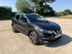2018 Nissan Qashqai 1.2 Dig-T N-Connecta in Black — image 2