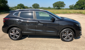 2018 Nissan Qashqai 1.2 Dig-T N-Connecta in Black — image 4