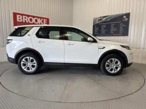 2019 Land Rover Discovery Sport 2.0 D180 Mhev S Auto 4WD Euro 6 (s/s) 5dr in White — image 4