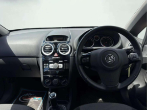2007 Vauxhall Corsa 1.4i 16v Design 5dr (a/c) in Silver — image 4
