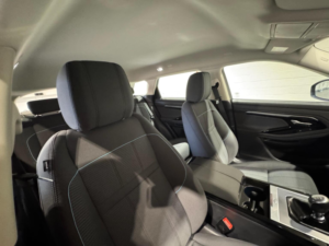 2020 Land Rover Range Rover Evoque 2.0 D150 Fwd Euro 6 (s/s) 5dr in Black — image 4