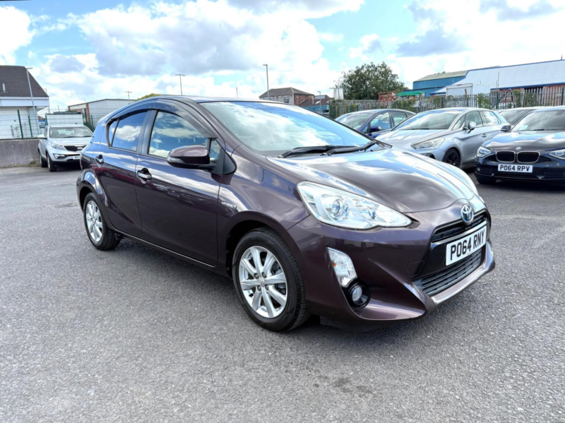 2015 Toyota Aqua 1.5 Hybrid Petrol Automatic 5dr in Purple — image 1