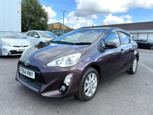 2015 Toyota Aqua 1.5 Hybrid Petrol Automatic 5dr in Purple — image 3