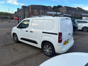 2019 Vauxhall Combo 1.6 Turbo D 2300 Sportive Panel Van 4dr Diesel Manual L1 H1 Euro 6 (s/s) (100 Ps) in White — image 5