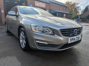 2014 Volvo V60 2.0 D4 Business Edition in Gold — image 3
