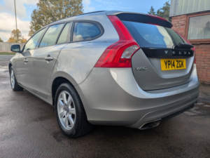 2014 Volvo V60 2.0 D4 Business Edition in Gold — image 4