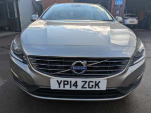 2014 Volvo V60 2.0 D4 Business Edition in Gold — image 5