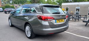 2017 Vauxhall Astra 1.6 Cdti Elite in Grey — image 6