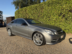 2011 Mercedes-Benz E Class 2.1 E220 Cdi Blueefficiency Sport Edition 125 in Silver — image 2