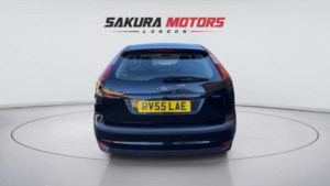 2005 Ford Focus 1.6 Ghia 5dr in Black — image 6