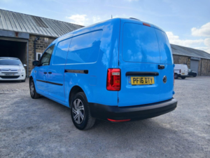2016 Volkswagen Caddy Maxi 2.0 Tdi C20 Bluemotion Tech Startline Lwb Euro 6 (s/s) 6dr in Blue — image 2
