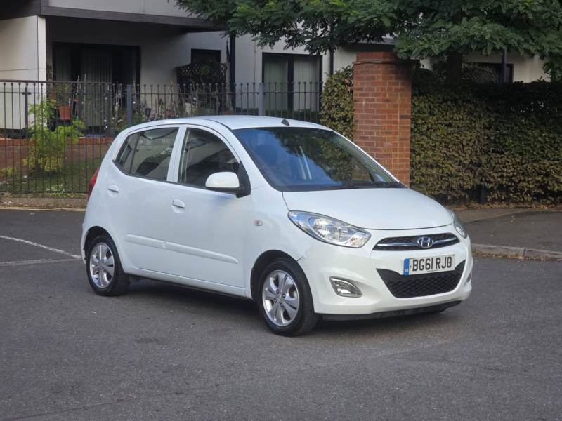 2011 Hyundai I10 1.2 Active Hatchback 5dr Petrol Manual Euro 5 (85 Bhp) in White — image 1