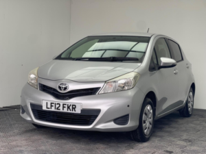 2012 Toyota Yaris 1.33 Dual Vvt-I Tr Multidrive S Euro 5 5dr in Silver — image 3