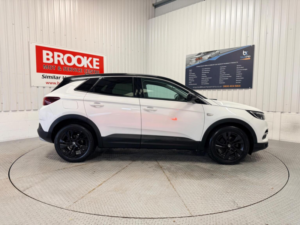 2021 Vauxhall Grandland X 1.2 Turbo Sri Nav Euro 6 (s/s) 5dr in White — image 6