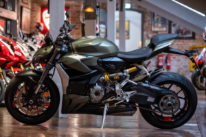 2022 Ducati Streetfighter V2 *storm Green - One Owner* in Green — image 3