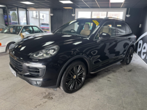 2014 Porsche Cayenne 3.0 Td V6 Tiptronics 4WD Euro 6 (s/s) 5dr in Black — image 3