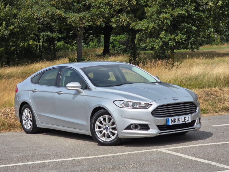 2015 Ford Mondeo 2.0 Tdci Econetic Zetec Hatchback 5dr Diesel Manual Euro 6 (s/s) (150 Ps) in Silver — image 1