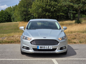2015 Ford Mondeo 2.0 Tdci Econetic Zetec Hatchback 5dr Diesel Manual Euro 6 (s/s) (150 Ps) in Silver — image 2