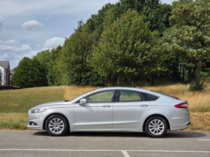 2015 Ford Mondeo 2.0 Tdci Econetic Zetec Hatchback 5dr Diesel Manual Euro 6 (s/s) (150 Ps) in Silver — image 4