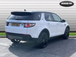 2015 Land Rover Discovery Sport 2.2 Discovery Sport Se Tech Sd4 Auto 4WD 5dr in White — image 4