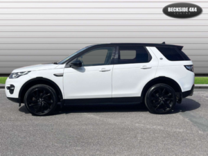 2015 Land Rover Discovery Sport 2.2 Discovery Sport Se Tech Sd4 Auto 4WD 5dr in White — image 6