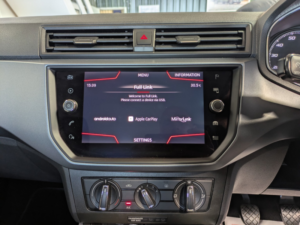 2019 SEAT Arona 1.0 Tsi Se Technology SUV Manual. Sat Nav. Carplay. Rear Parking Sensors. Bluetooth. in Silver — image 3