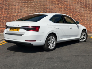 2020 Skoda Superb 1.5 Tsi Act Se L DSG Euro 6 (s/s) 5dr in White — image 3