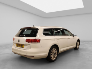 2016 Volkswagen Passat 2.0 Tdi Bluemotion Tech Se Business Estate 5dr Diesel DSG Euro 6 (s/s) (150 Ps) in White — image 5