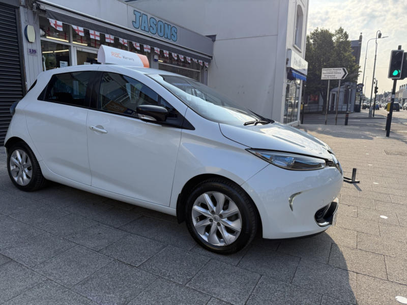 2016 Renault Zoe Dynamique Intens in White — image 1