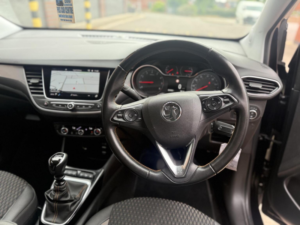 2019 Vauxhall Crossland X 1.2 Turbo Gpf Tech Line Nav Euro 6 (s/s) 5dr in Black — image 2