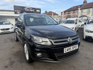 2016 Volkswagen Tiguan 1.4 Tsi Lounge Ed Bmt Fresh Import Verified Mile Finance Avb in Black — image 2
