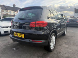 2016 Volkswagen Tiguan 1.4 Tsi Lounge Ed Bmt Fresh Import Verified Mile Finance Avb in Black — image 5