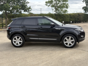 2015 Land Rover Range Rover Evoque 2.2 Ed4 Pure Tech in Black — image 2