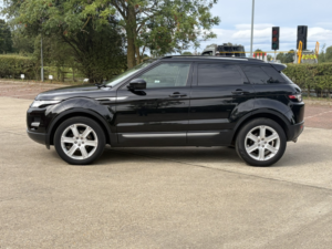 2015 Land Rover Range Rover Evoque 2.2 Ed4 Pure Tech in Black — image 6