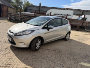 2011 Ford Fiesta 1.4 Tdci Dpf Edge 3dr in Grey — image 2